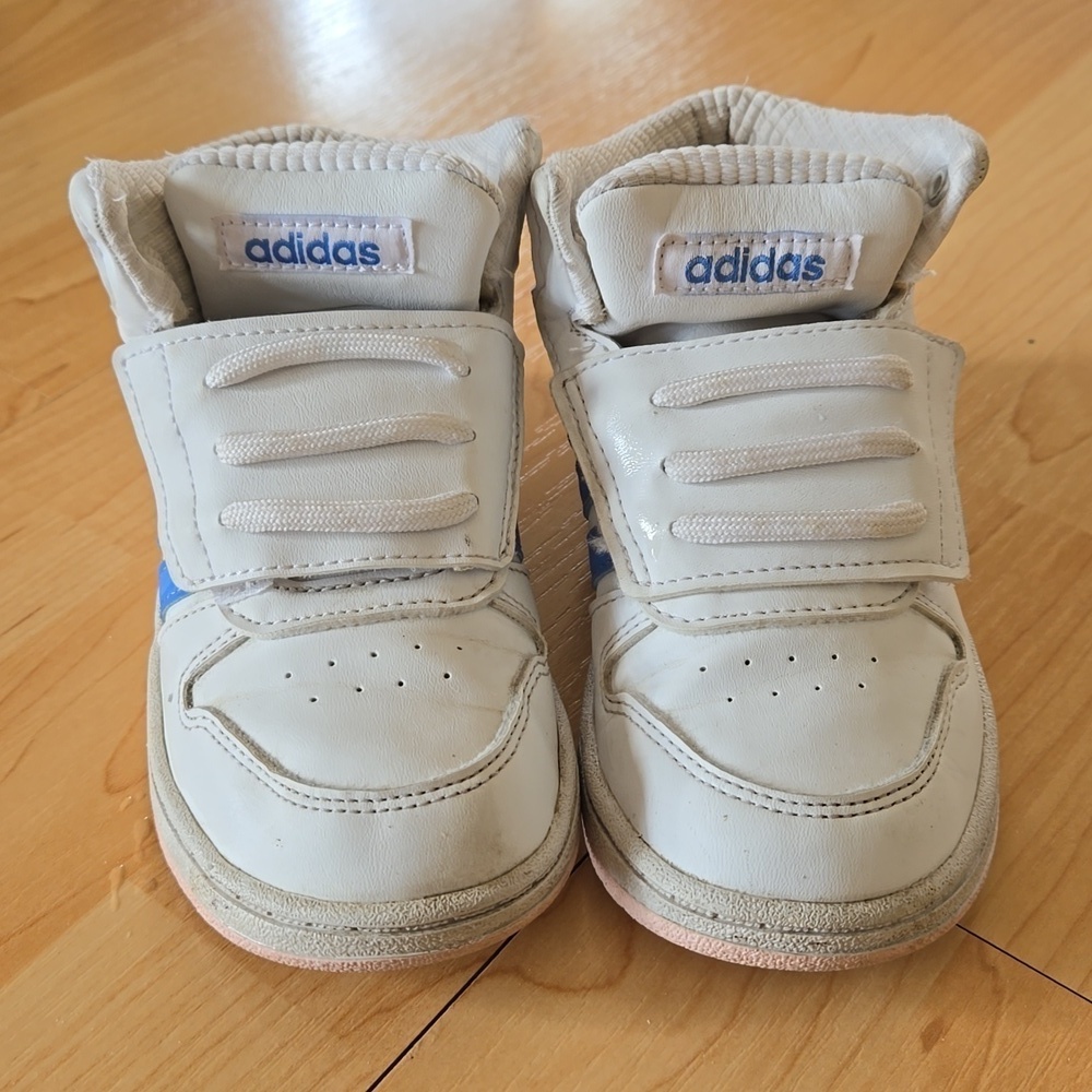 Addidas girl's 10K, hightop runners, euc